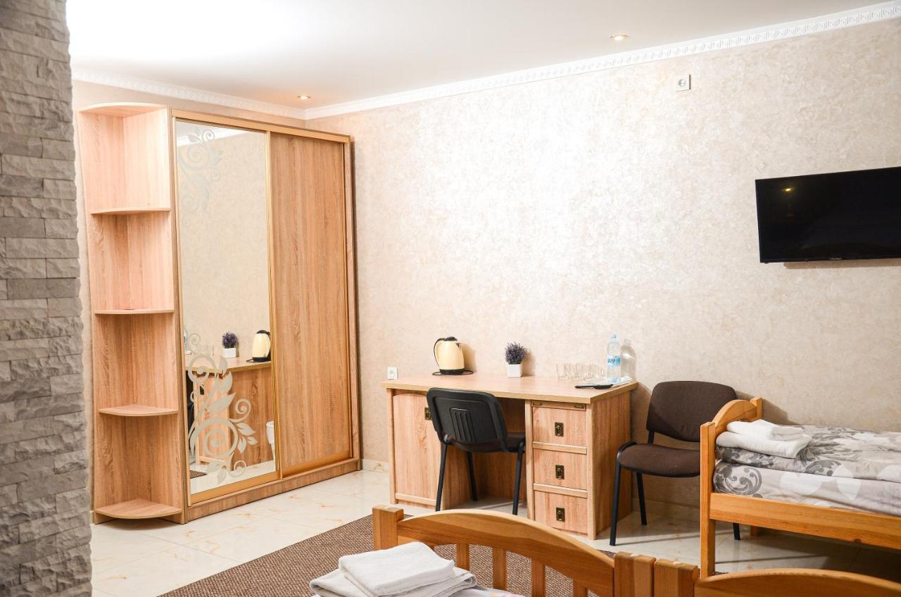 Park Hotel Umań Zewnętrze zdjęcie