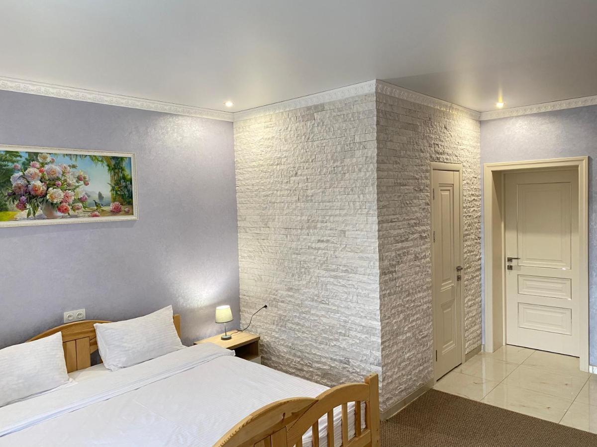 Park Hotel Umań Zewnętrze zdjęcie
