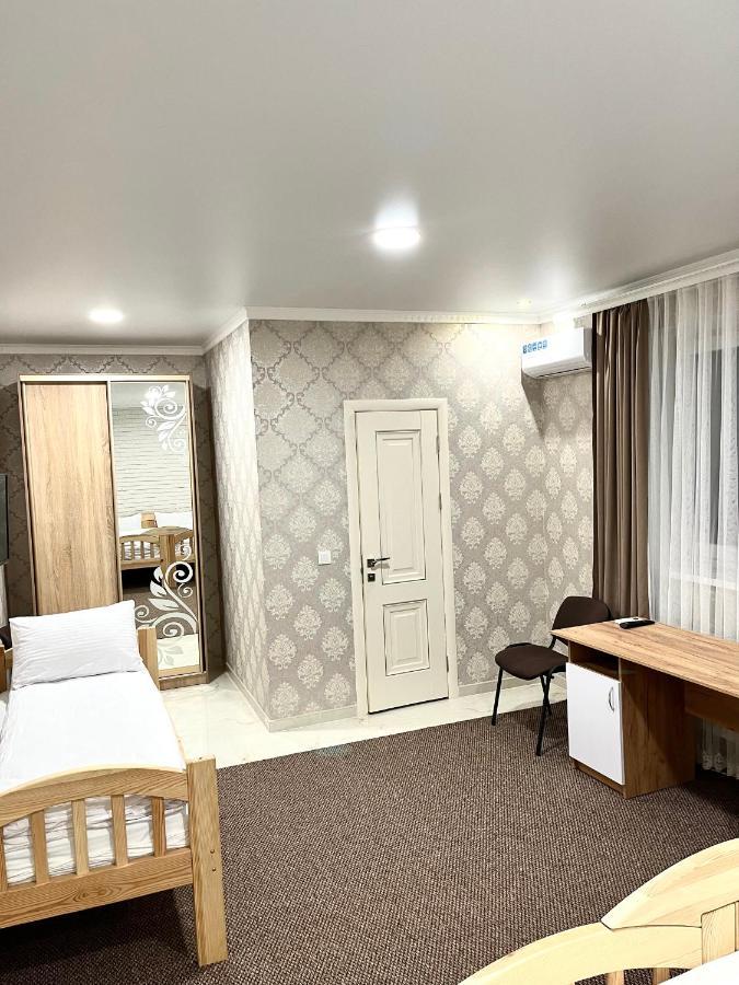 Park Hotel Umań Zewnętrze zdjęcie
