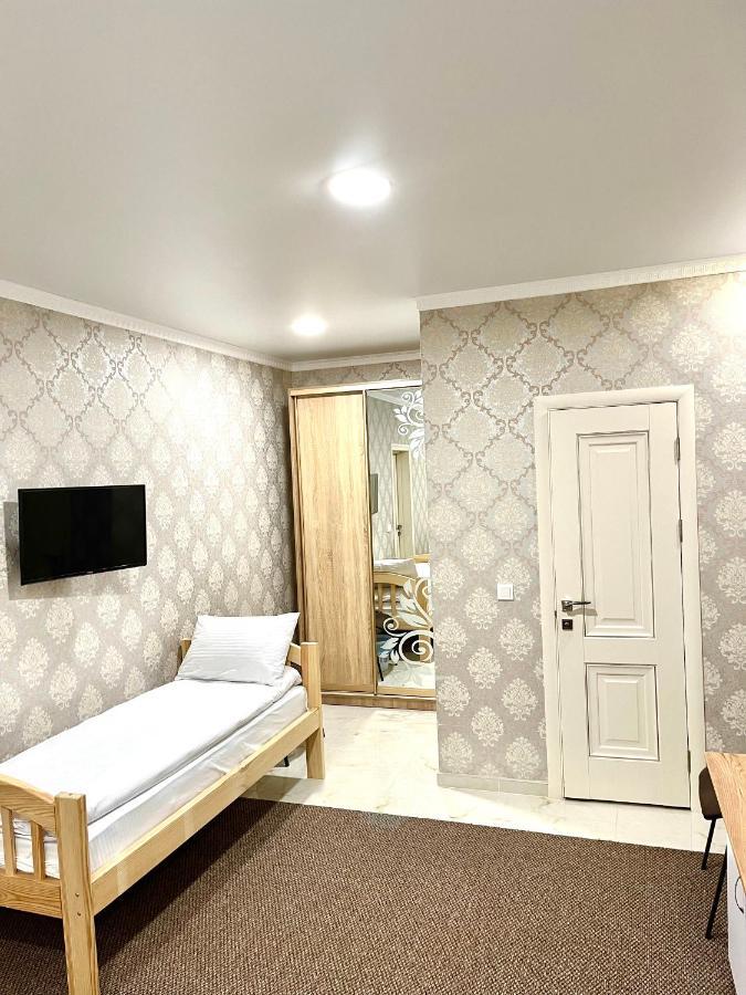 Park Hotel Umań Zewnętrze zdjęcie