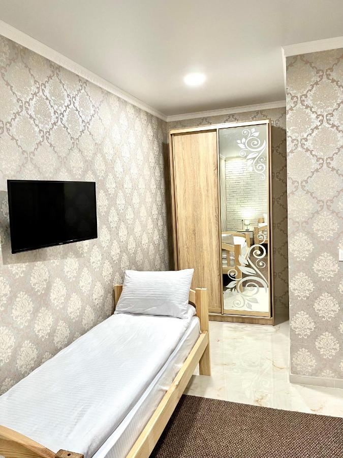 Park Hotel Umań Zewnętrze zdjęcie