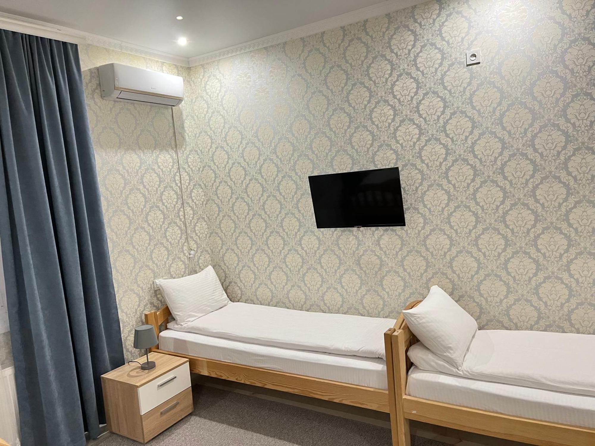 Park Hotel Umań Zewnętrze zdjęcie