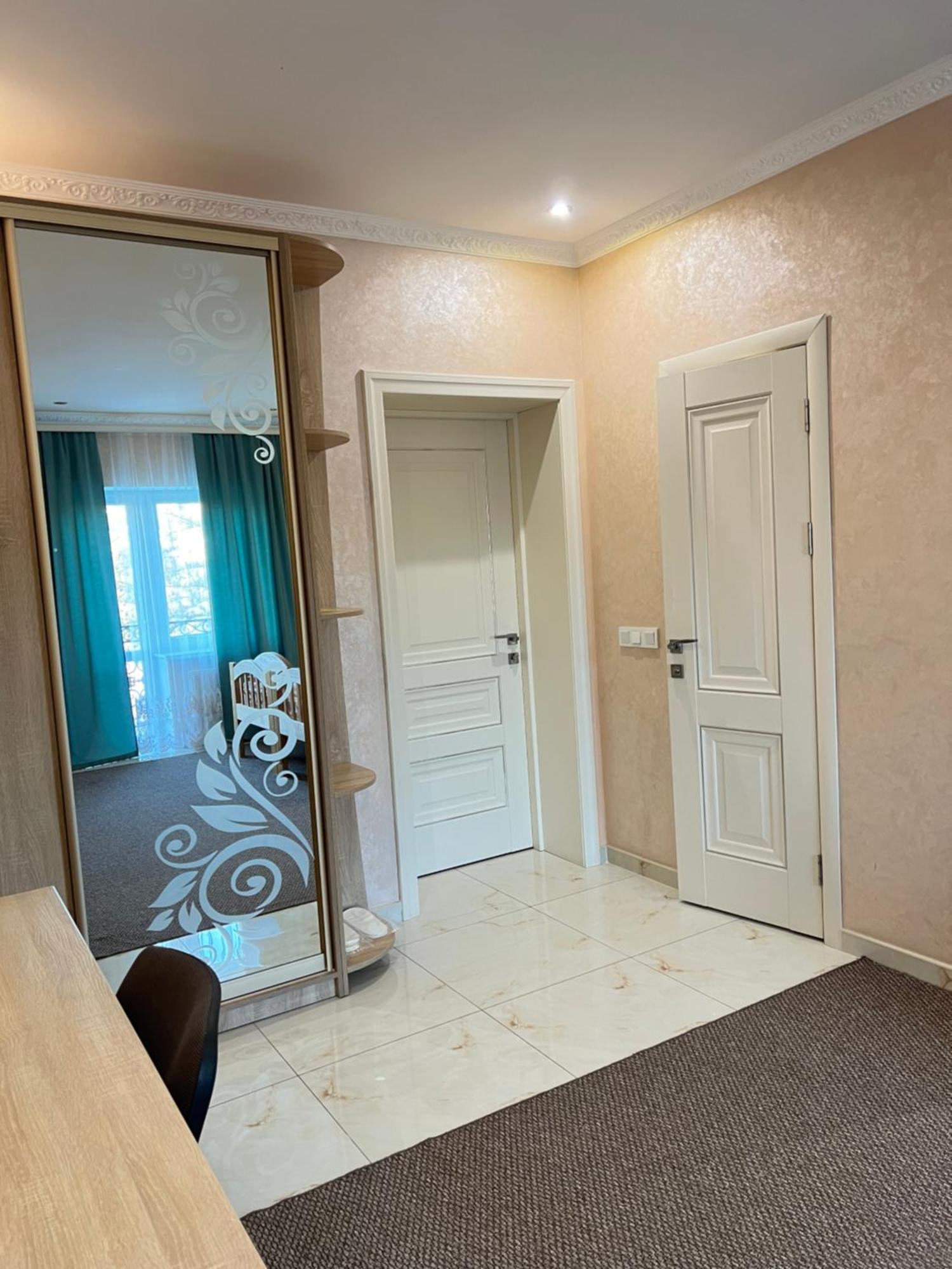 Park Hotel Umań Zewnętrze zdjęcie