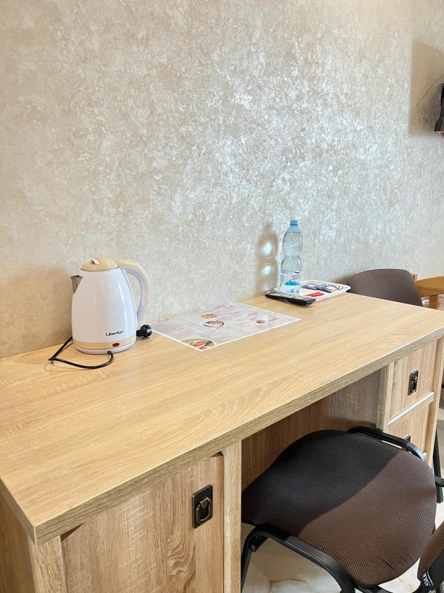 Park Hotel Umań Zewnętrze zdjęcie