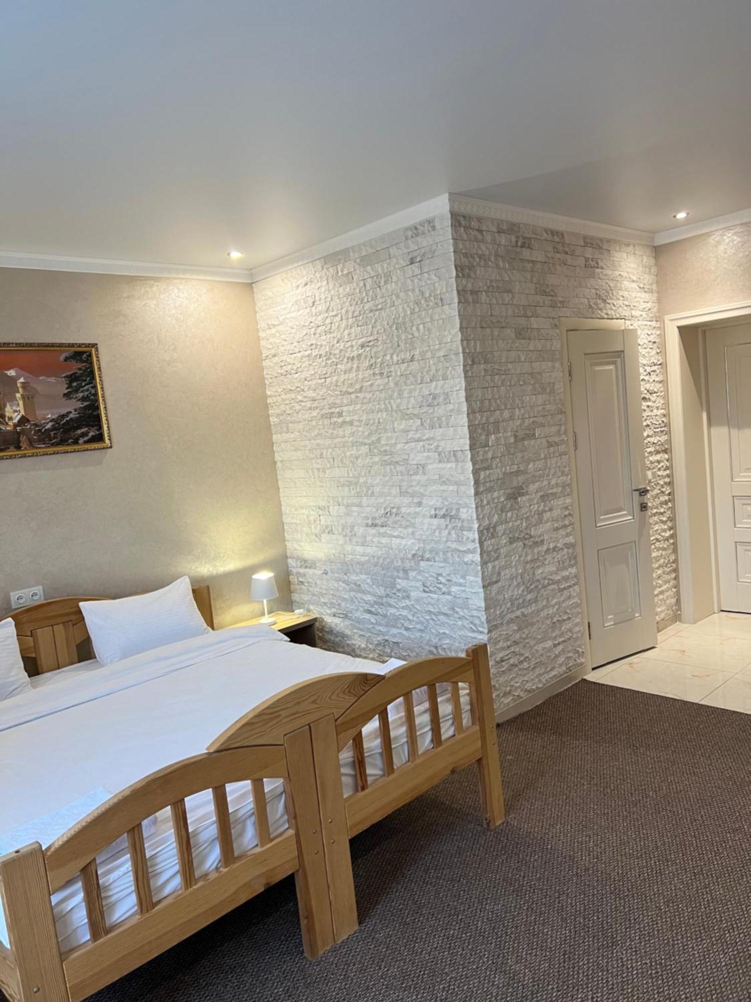 Park Hotel Umań Zewnętrze zdjęcie