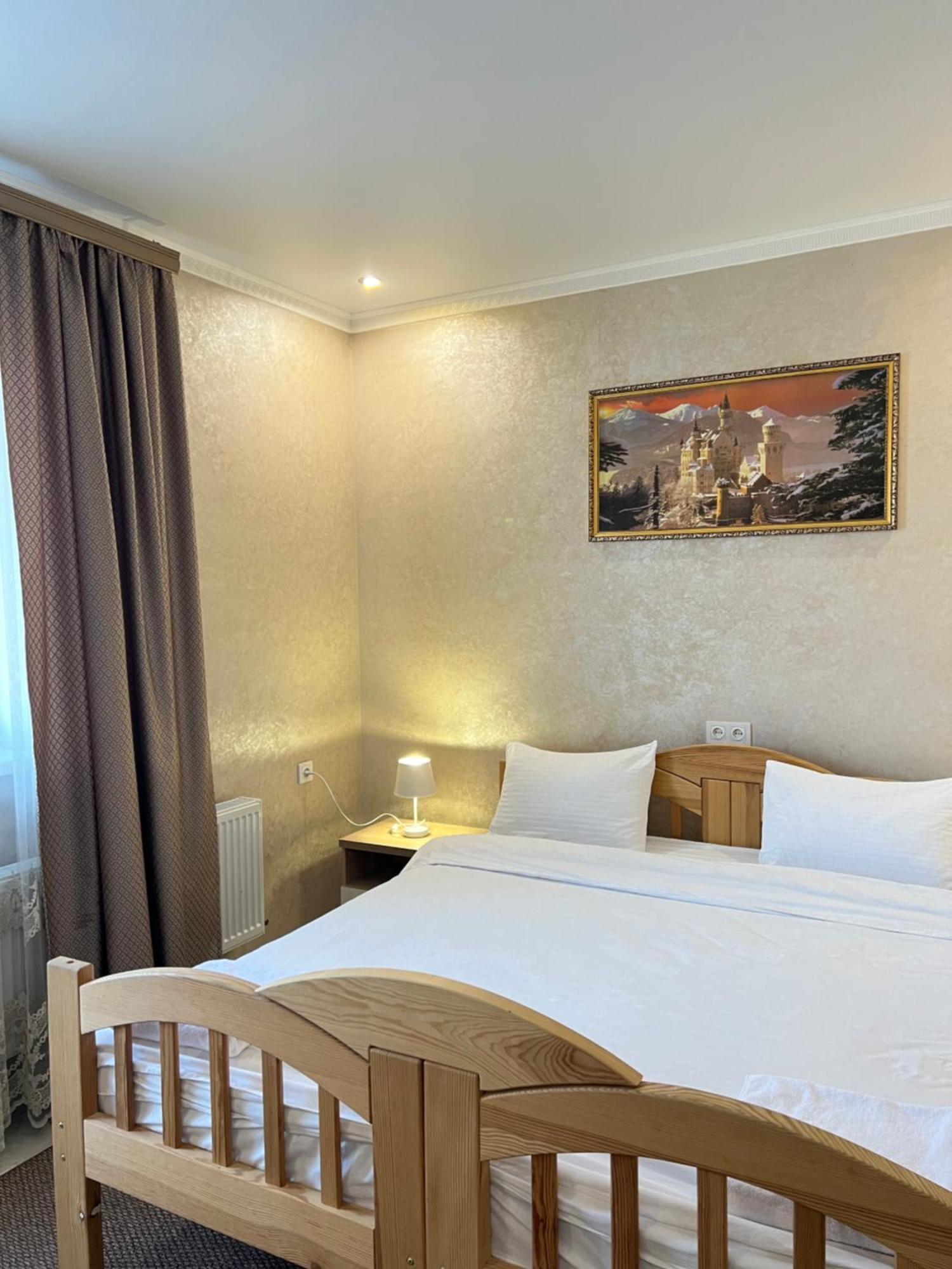 Park Hotel Umań Zewnętrze zdjęcie